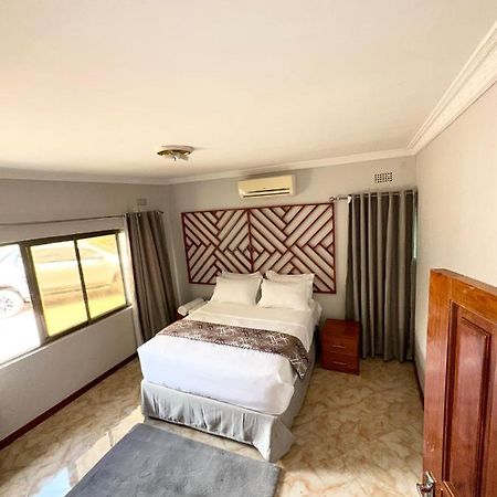 Jeanne Marie Apartments Kitwe Bagian luar foto